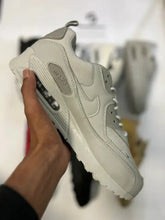NKE - Air Max 90