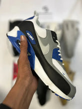 NKE - Air Max 90
