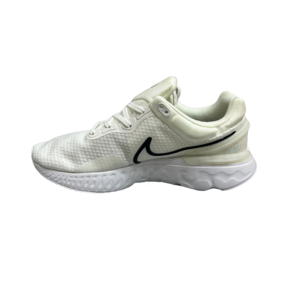 nike white track shoes