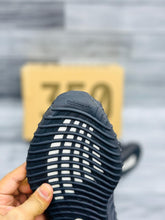 Adidas - Top Premium Yeezy 350 V2