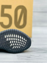 Adidas - Top Premium Yeezy 350 V2