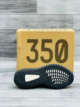 Adidas - Top Premium Yeezy 350 V2