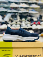 Sketchers - Arch Fit