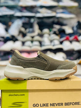 Sketchers - Arch Fit