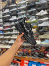Road Running Low-Top Sneakers