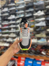 Road Running Low-Top Sneakers