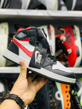 NKE - Air Jordan 1 High G V1