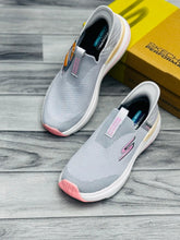 Sketchers - Max Cushioning Running Shoes Women's