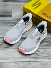 Sketchers - Max Cushioning Running Shoes Women's