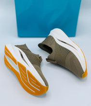 Skechers Women's Max Cushioning Arch Fit Fluidity