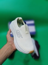 Skechers Max Cushioning Endeavour