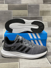 Adiddas - Running Shoes