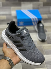 Adiddas - Running Shoes