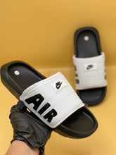 NKE - Air Max Cirro Slides