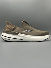 Sketcher - Slip-ins Max Cushioning Hyper Burst