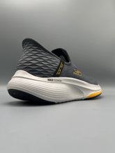 Sketchers - Slip-ins Relaxed Fit