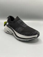 Sketchers - Max Cushioning Arch Fit Myr Running Shoe