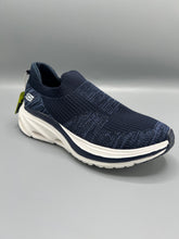 Sketchers - Max Cushioning Arch Fit Myr Running Shoe