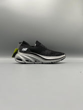 Sketchers - Max Cushioning Arch Fit Myr Running Shoe