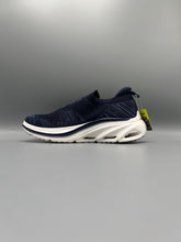 Sketchers - Max Cushioning Arch Fit Myr Running Shoe