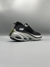 Sketchers - Max Cushioning Arch Fit Myr Running Shoe