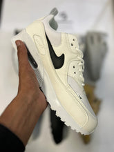 NKE - Air Max 90