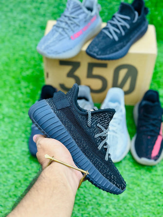 Adid - Yeezy Boost 350 V2 - Black