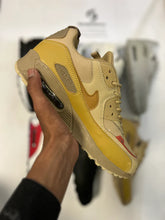 NKE - Air Max 90