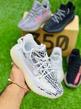 Adid - Yeezy Boost 350 V2 - White