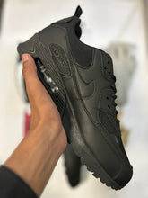 NKE - Air Max 90