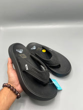 Retif Flip Flops