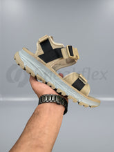 Skechers D'Lux Trekker Sandals