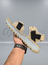 Skechers D'Lux Trekker Sandals