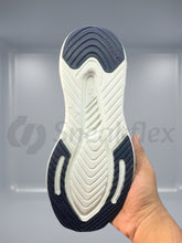 Skechers Max Cushion
