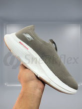 Skechers Max Cushion