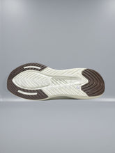 Skechers Max Cushion