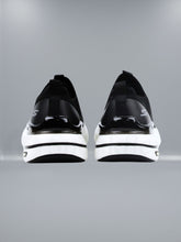 Skechers Max Cushioning Hyper Burst Smooth Strike