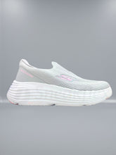 Skechers Max Cushioning Endeavour - Sarasota