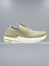 Sketchers - Max Cushioning Hyper Burst