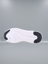 Sketchers - Max Cushioning Hyper Burst