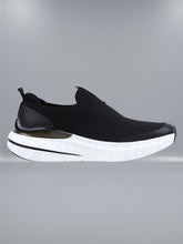 Sketchers - Max Cushioning Hyper Burst