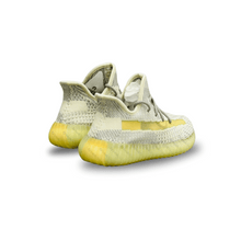 AD - Yeezy 350 V2 (PREMIUM BATCH)