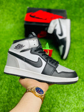 NKE - Air Jordan 1  High G V2