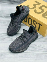 Adidas - Top Premium Yeezy 350 V2