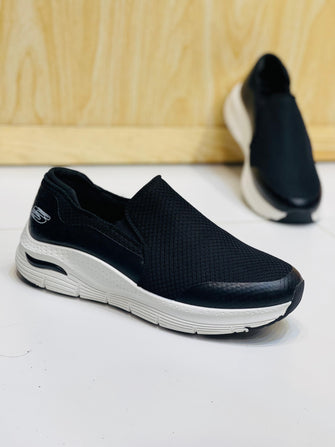 Sketchers - Arch Fit Banlin