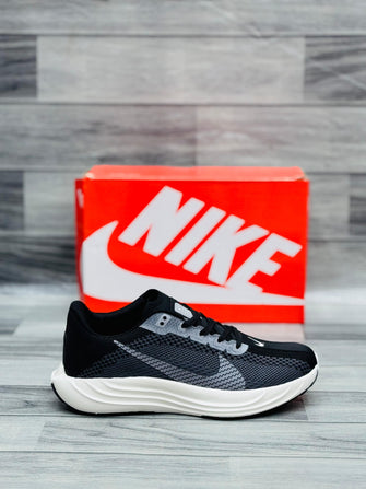 Nike - Men's Pegasus Plus