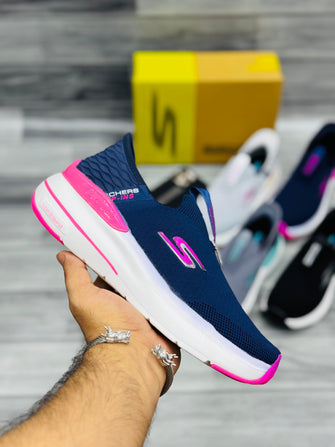 Sketchers  - Max Cushioning Running Shoes Women's
