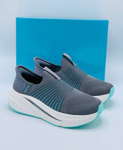 Skechers Women's Max Cushioning Arch Fit Fluidity