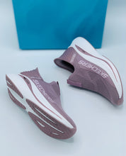 Womens Skechers Max Cushion