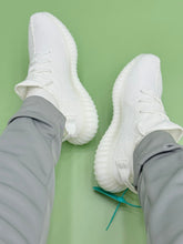 Adidas - Top Premium Yeezy 350 V2